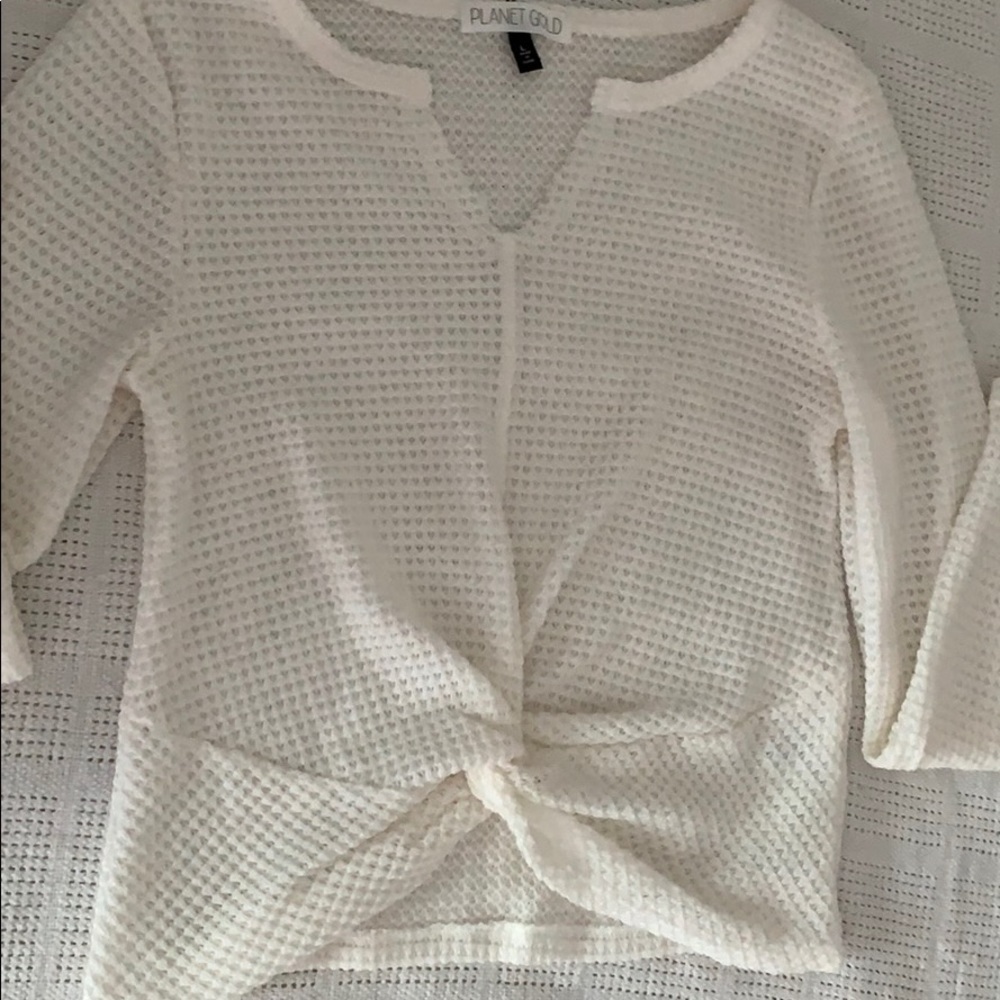 plain little songs sleeve shirt.